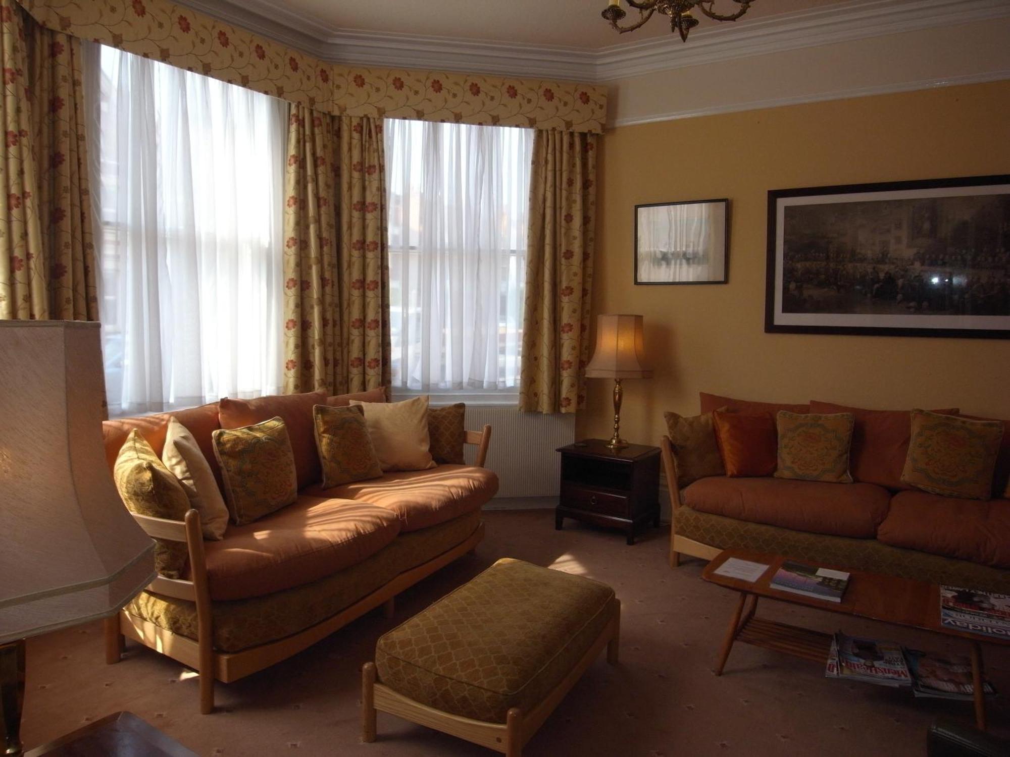 Guest house Hylands 3*